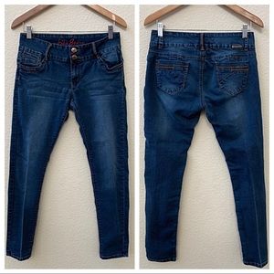 ⚡️3 for $20⚡️ELLA Stretchy Skinny Mid-Rise Jeans